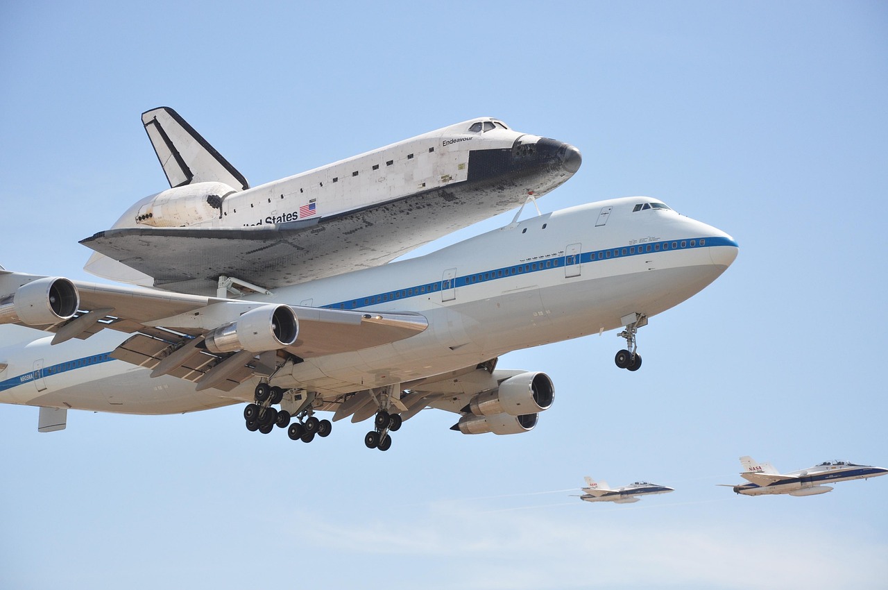 探索航空技術(shù)革新，最新飛機(jī)與未來(lái)展望